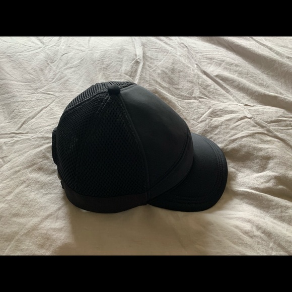 Lululemon running hat - Picture 2 of 4